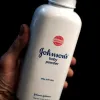 Johnson & Johnson deve pagar US$ 40 mi a pacientes com c�ncer ap�s uso de talco, decide j�ri