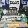 For�a T�tica prende dupla por tr�fico de drogas, apreende pistola e 83 por��es de entorpecentes