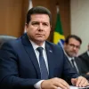 Prefeitos do PL temem perdas em projetos e governador defende neutralidade