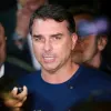 Fl�vio chama Moraes de 'dem�nio sem alma' ap�s ministro limitar visitas a Bolsonaro