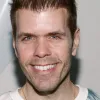 Perez Hilton continua no hospital ap�s nova declara��o da fam�lia