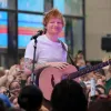Ed Sheeran chora e quebra sil�ncio sobre crise humanit�ria em Gaza ap�s pol�mica com rapper