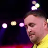 Choque no darts: L�der mundial Luke Littler � eliminado na primeira rodada
