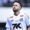 O campo do Santos est� velho demais e Neymar culpa o gramado pelas les�es