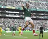 M�xico vence �frica do Sul no Est�dio Azteca em abertura marcada por cart�es vermelhos
