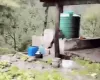 Terra cede e engole casa e �rvores em vila isolada pelo Nepal