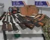 Pol�cia encontra 8 armas escondidas em casa de homem que amea�ou matar pai e filho