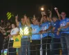 Fl�vio Bolsonaro � ovacionado ap�s pastor substituir 'Livre-nos do mal' por 'Livre-nos do PT' em com�cio