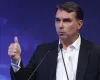 Fl�vio Bolsonaro pede que EUA adiem tarifas e promete lei contra liga��o do Pix com outros pa�ses