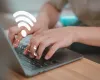 17,7 milh�es de brasileiros ainda n�o usam internet e 19,1 milh�es n�o t�m celular; entenda quem s�o