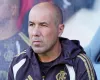 T�cnico do Flamengo critica membro do Benfica: 'Os covardes fogem'