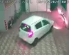 Carro cai em v�o de elevador de pr�dio e tomba de 8 metros na �ndia