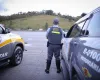 Pol�cia encontra 2 toneladas de maconha e perfumes ilegais escondidos em caminh�o no interior de SP