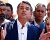 Fl�vio Bolsonaro muda de opini�o a 12 dias da elei��o e apoia fim da escala 6x1