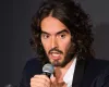 Julgamento de Russell Brand: comediante teria se despido e feito imita��es de 'Basil Fawlty' antes de estupro