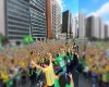 Fl�vio Bolsonaro faz festa com funk e ax� na Avenida Paulista em ato de campanha