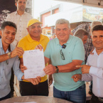 Prefeitura assina ordem de servio para pavimentao de ruas no Nova Barra