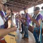 Cento e vinte e quatro anos de Folia de Reis em Ribeirozinho, Mato Grosso, tradio que atravessa sculo.