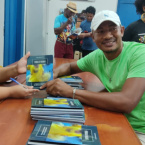 Tarde de autgrafos do livro Prolas Negras