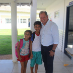 Prefeito Daniel Rosa do Lago e Vice Terezinha Leo entregam mobilirios escolares em Porto Alegre do Norte