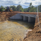 Prefeito Dr. Adilson Gonalves vistoria obras de recuperao de estradas em Barra do Garas