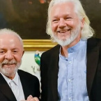 Lula publica foto de encontro com Julian Assange em Roma