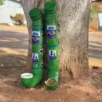 Prefeitura instala comedouros e bebedouros para incentivar cuidado com animais de rua em Barra do Gar�as