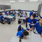 PROF� C�NTIA GUAZZI PROMOVE RELEITURA DE O PEQUENO PR�NCIPE COM ESTUDANTES DOS 7� ANOS DA ESCOLA DEP. EMANUEL PINHEIRO