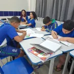 PROF� C�NTIA GUAZZI PROMOVE RELEITURA DE O PEQUENO PR�NCIPE COM ESTUDANTES DOS 7� ANOS DA ESCOLA DEP. EMANUEL PINHEIRO