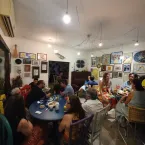 Drinks com Pen�lope no Gabinete Antes do Caf� -Gilda Portella