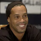 Ronaldinho Ga�cho foi contratado pela Globo para a Copa do Mundo.
