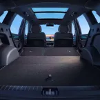 Geely apresenta SUV híbrido potente e tecnológico no Salão de Paris