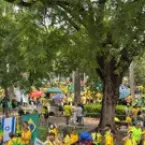Flávio Bolsonaro faz motociata em BH e promete não ameaçar Cleitinho