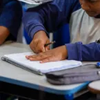 Prazo do Enem 2026: Estudantes devem escolher ingl�s ou espanhol at� domingo