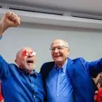 Lula vira presidente da 4� vez e promete controlar redes sociais