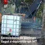 Operação destrói escavadeira usada em garimpo ilegal em terra indígena de MT