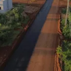 Rua de acesso à escola vira asfalto em Barra do Garças