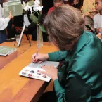 Roda de conversa marca lançamento de livro e revela histórias de transformação e superação; VEJA FOTOS