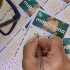 Ningu�m acerta os n�meros da Mega-Sena e pr�mio vai para R$ 55 milh�es