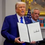 Trump proíbe Harvard de matricular estudantes estrangeiros