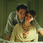 Julianne Moore exalta Sydney Sweeney: "Emocionalmente disponível"