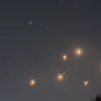 Iranianos deixam Teer� em meio � amea�a de novos ataques por Israel