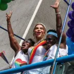 Famosos prestigiam Parada do Orgulho LGBT+ em São Paulo; veja fotos