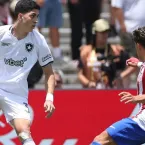 Nottingham Forest contrata o zagueiro Jair Cunha, ex-Botafogo