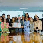 Lula sanciona lei que probe uso de animais em testes cosmticos