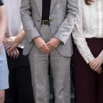 Kate Middleton usa um look com estampa Príncipe de Gales; veja