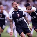 Maycon adota tom conciliador em meio � indefini��o sobre futuro no Corinthians