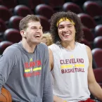 Relembre a carreira de Tiago Splitter, novo técnico dos Blazers