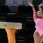 Flávia Saraiva vai bem na final da trave, mas termina em 4º no Mundial de Ginástica