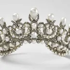 Roubo no Louvre: Dois suspeitos são presos por roubo de joias